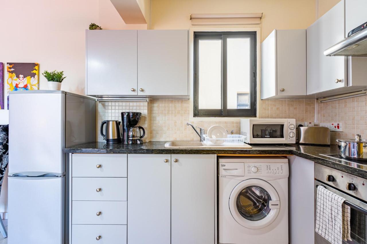 Freya 1-Bedroom Apartment In Ларнака Екстер'єр фото